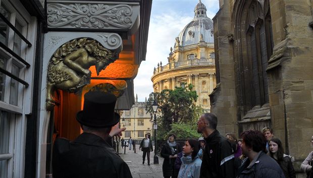 ghost tour around Oxford university